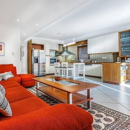 Spacious Apartment In Glyfada Close To The Sea Атина Екстериор снимка