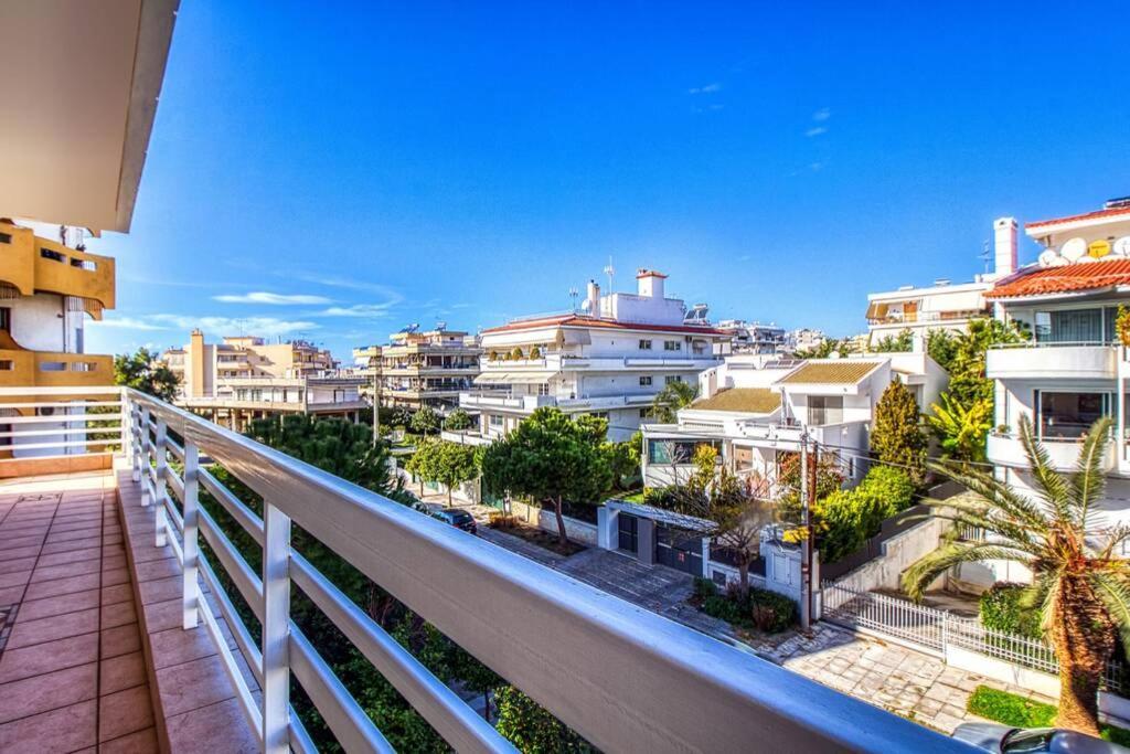 Spacious Apartment In Glyfada Close To The Sea Атина Екстериор снимка